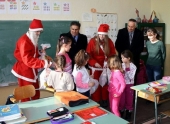 Svrljig: karavan opštinskog Deda Mraza
