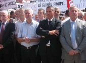 Skupština albanskih odbornika danas o spomeniku