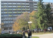 Počela isplata duga i vraćenim činovnicima