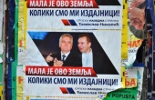 Niš oblepljen plakatima protiv SNS