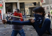 U svetu protesti, suzavac... (FOTO)