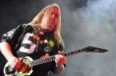 Umro Džef Haneman, gitarista Slejera
