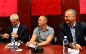 Šutanovac izlazi na crtu Šapiću?