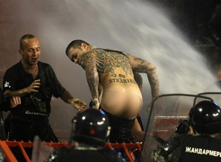 Uhapšen navijač koji je pokazivao zadnjicu na derbiju (Foto: Tanjug)