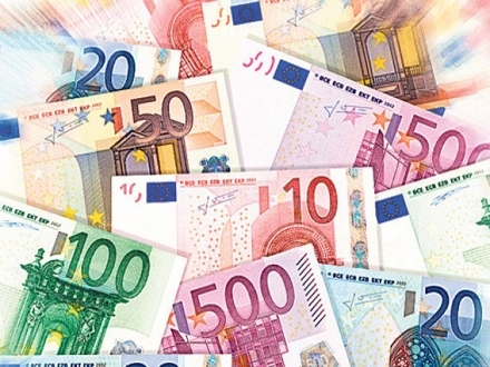 Bankar ukrao 33.000 evra sa korisnikovog računa (Ilustracija)