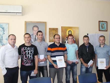 Nagrađeni učenici sa gradonačelnikom Vranja 
