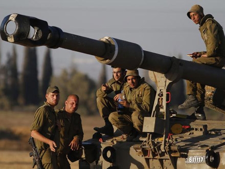 Izraelski tenkovi šire paniku 