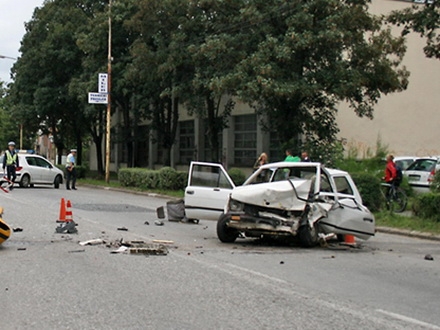 U tri saobraćajke u Vranju jedan stradao 