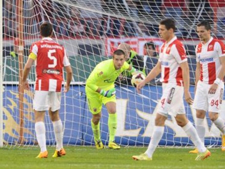 Rajković vadi loptu iz mreže posle 663 minuta foto Blic 
