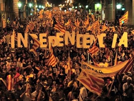 Katalonci se izjašnjavaju o nezavisnosti (Sa ranijih protesta: propertymarbellaapartments.com)