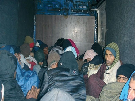 Ilegalci u vozu, ilustracija