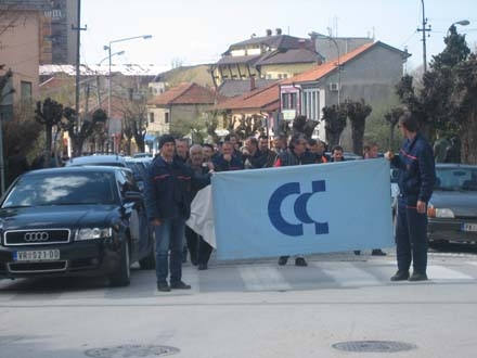 Protest radnika PZP-a u glavnoj ulici u Vranju 