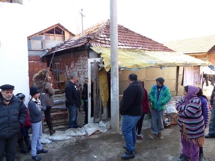 u romsko naselje stigla pomoc SDS