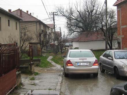 Veliki problemi u Šantićevoj ulici čekaju na rešenje foto R. Irić 