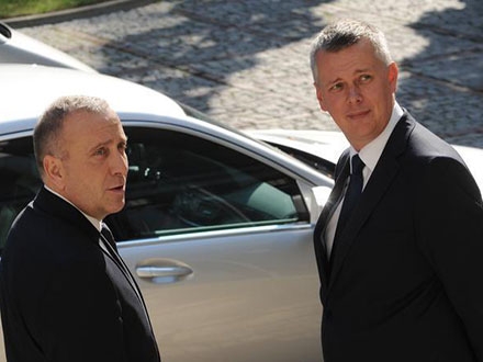 Ministar odbrane Tomaž Šemonjak, desno (Foto: Beta/AP, arhiva) 