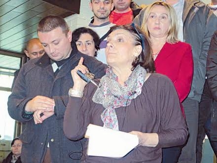 Jankovićeva sa svojim sindikalcima na stepeništu Gradske uuprave 