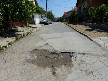 ulica tesna, rupe siroke - Gorana Kovacica Vranje FOTO: A.Stojkovic