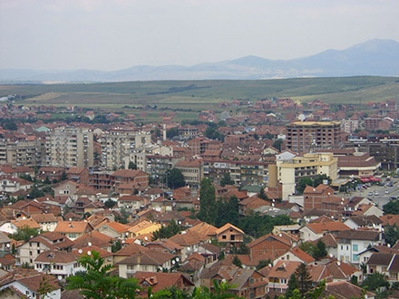 Napadi na Srbe koji su došli da obeleže slavu. Foto. Wikipedia