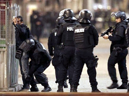 U akciji ranjeno više policajca; Foto: Christian Hartmann/Reuters