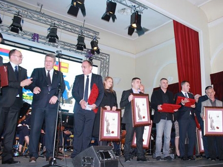 Nagrade dodeljene najboljima FOTO vranje.org.rs 
