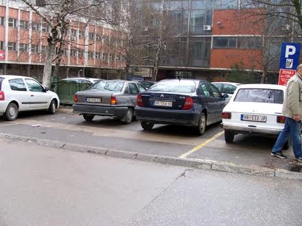 Parkiranje za zatvor FOTO: Amaterski snimak 