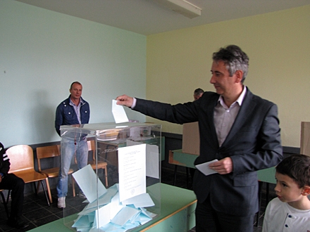 Milenković na biračkom mestu; Foto: D. Ristić