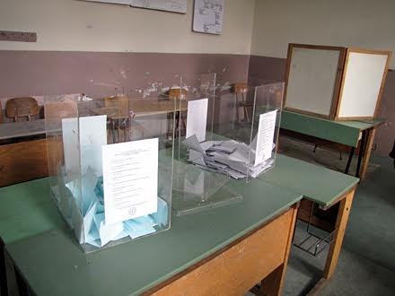 Otvorene kutije nakon prekinutog glasanja. Foto:D.Ristić