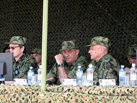 Generali Diković i Simović na poligonu 
