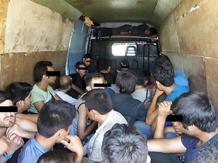 Oduzet kombi kojim su krijumčareni migranti; Foto: ilustracija/Policija