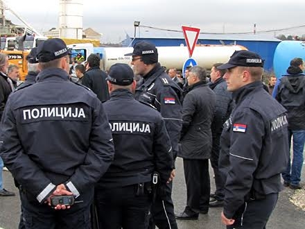 Policija čuva testove po odluci ministarstva prosvete FOTO D. Ristić/OK Radio 