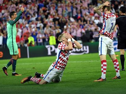 Hrvatski reprezentativci u šoku posle primljenog gola; Foto: Tanjug/AP 