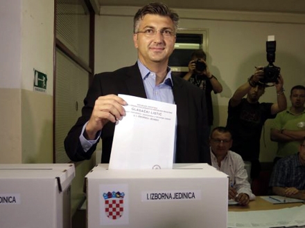 Andrej Plenković najverovatnije budući premijer Hrvatske; Foto: Beta