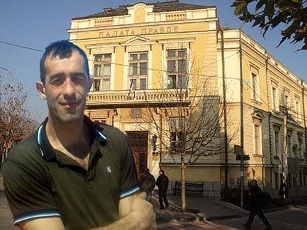 Stefanović ispred Osnovnog suda FOTO OK Radio 