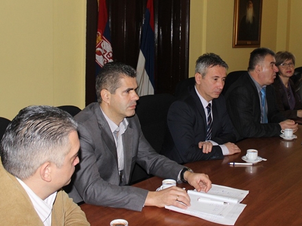 Sa sastanka rukovodstva grada i DRI FOTO vranje.org.rs