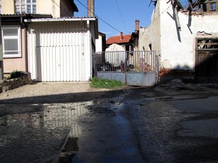 Voda i mazut preplavili ulicu u Vranju FOTO D. Ristić/OK Radio 