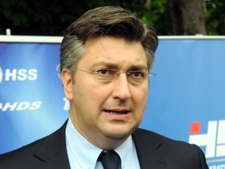Premijer Plenković smenio trojicu ministara iz 