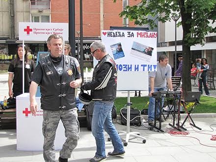 Crveni krst organizoovao hepening FOTO S. Tasić/OK Radio 