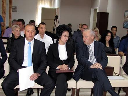 Banjska Skupština: Sotirovićeva (u sredini) ostaje samo odbornik FOTO OK Radio 