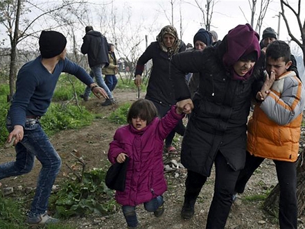 Migranti na makedonsko - grčkoj granici FOTO: AP