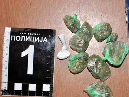 Pronađeno više od dva kilograma marihuane i amfetamina FOTO: MUP Srbije