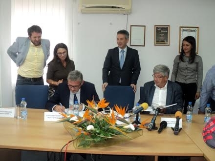 Sa potpisivanja ugovora o izgradnji kolektora. Foto: S.Tasić/OK Radio