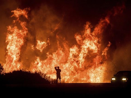 Izgorelo u potpunosti oko 40.000 hektara zemljišta i 150 zgrada FOTO: AP