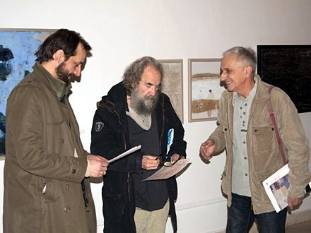 Nikolić (prvi levo) u društvu nagrađenih na prethodnom Bijenalu FOTO: OK Radio