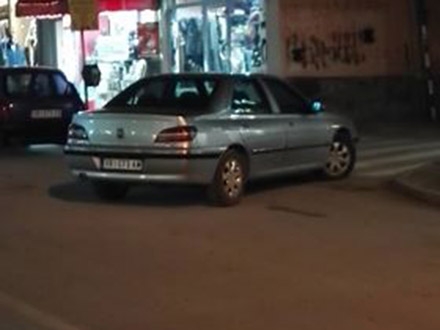 Ovako se parkira po Vranju. Foto: Amaterski snimak