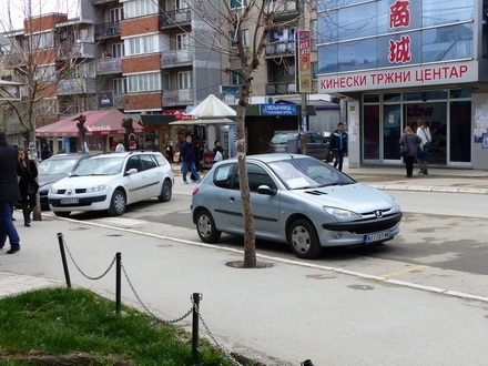 Mole se građani da ne parkiraju i ne zaustavljaju vozila FOTO: OK Radio