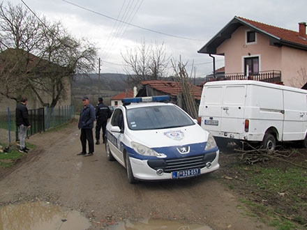 Policija na uviđaju u Donjem Trebešinju FOTO: S. Tasić/OK Radio