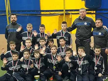 Najmlađi fudbaleri otputovali u Bugarsku. Foto: ŠF Prestiž