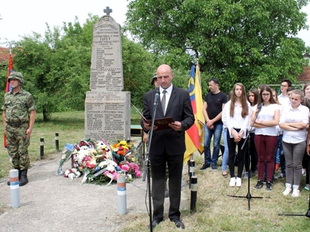 Parastos žrtvama u Ristovcu FOTO: vranje.org.rs