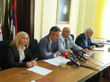 Potpisani ugovori između poslodavaca i srednjih stručnih škola FOTO: vranje.org.rs 