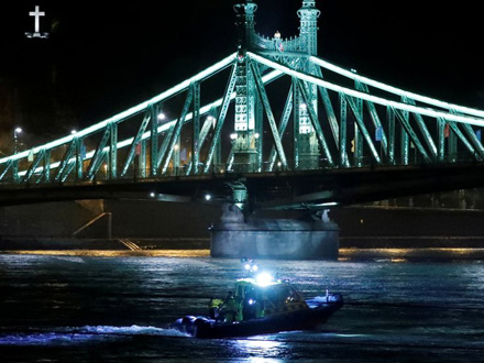 Spasilačka akcija na Dunavu FOTO: Reuters